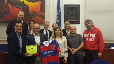 Regali Di Cuore Donato Un Defibrillatore Al Fano Rugby