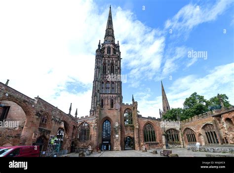 Coventry Cathedral Ruins Stock Photo - Alamy