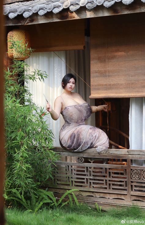 Pin by Jeff on 皮神eva Curvy woman Beautiful women blonde Real curvy