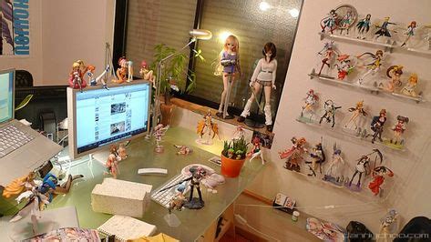 23 Inspiring Artistic Workspaces - Anime/Manga related ideas | otaku room, work space, workspace ...