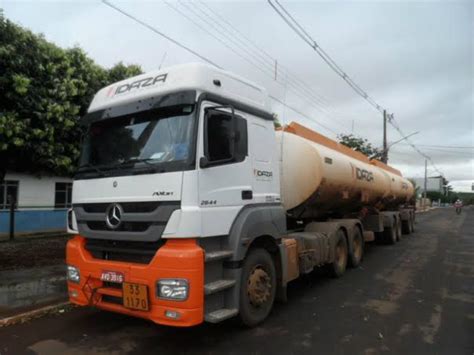 Carreta Apreendida Transportando Mil Litros De Etanol Ilegalmente