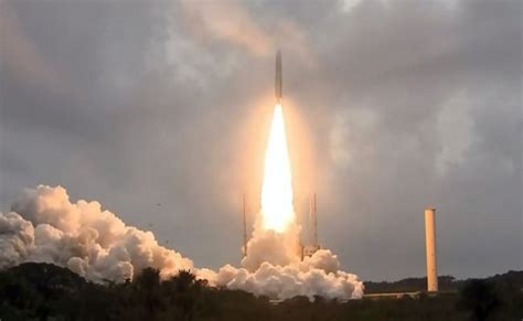 James Webb Space Telescope World S Most Powerful Telescope Blasts Off