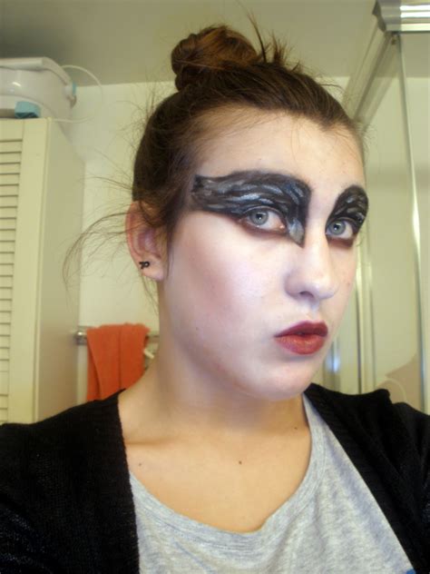 Black Swan MakeupMake Black