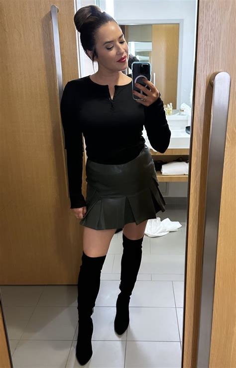 Amanda Guerra CBS Sports R Hot Reporters