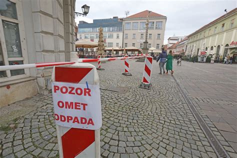 FOTO Z nekdanje Mestne hranilnice v središču Maribora že dlje časa