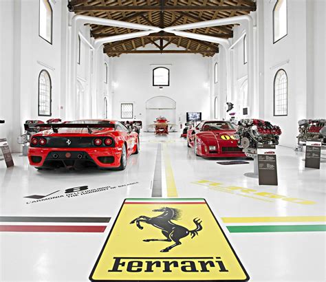 Visite d'une journée du Musée Enzo Ferrari au départ de Milan | musement