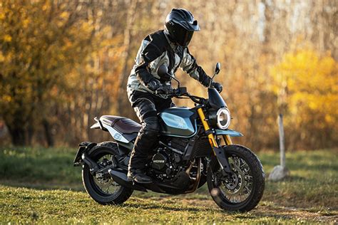 2023 Moto Morini Seiemmezzo SCR And STR Review First Ride Review