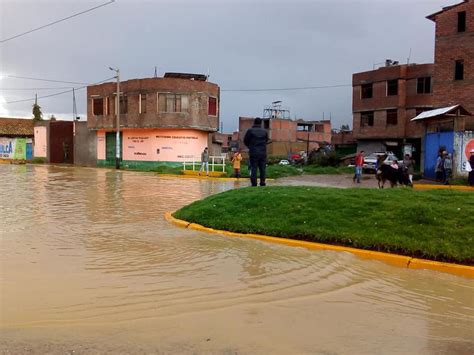 Junín lluvia torrencial inunda cientos de viviendas enHuancayo PERU