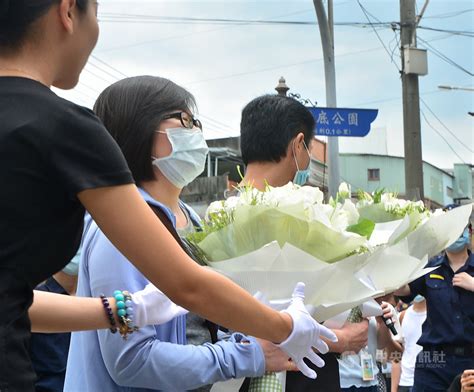 楊庭豪遺體繞回分局任務結束 獲頒榮譽巡佐狀 社會 中央社 Cna