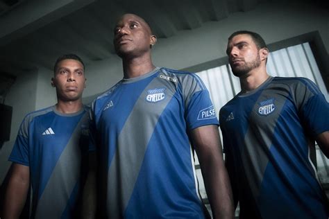 Video Emelec Present Su Nueva Camiseta Para La Temporada