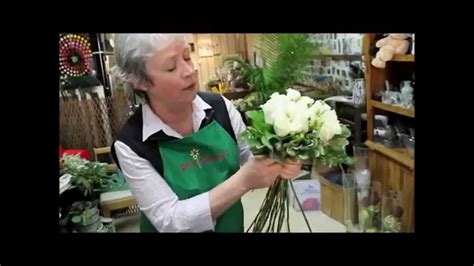 Белые розы: составление букета невероятной красоты своими руками ...
