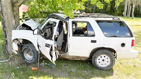 Dowagiac Womans Car Leaves Roadway Strikes Tree On Middle Crossing