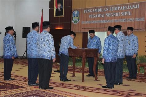 InfoPublik Gubernur Jatim Ingatkan PNS Harus Taat Pada Pancasila Dan