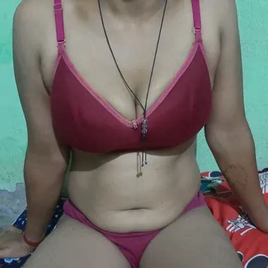 Desi Bangali Bhabhi Kolkata Hot Beautiful Sexy Figure Very Sexy Girl Looking So Hot Bangali