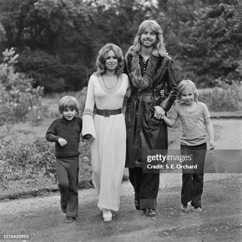 Sam Brown Singer Photos and Premium High Res Pictures - Getty Images