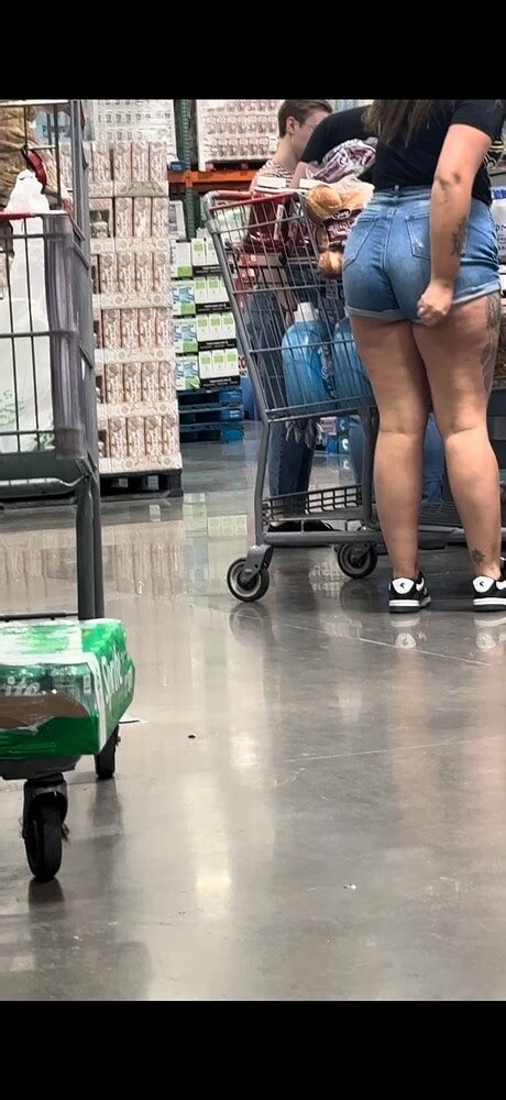 Giant Ass Latina In Denim Short Shorts At Costco Tight Jeans Forum