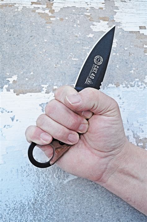 Learn About The Pros And Cons Of Ring Handle Knives