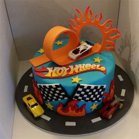 Hot wheels cake Más Hotwheels Birthday Party Race Car Birthday Cars Birthday Parties Cars