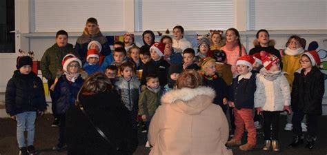 Neuillé Lécole Notre Dame Des Champs A Retrouvé Son Marché De Noël