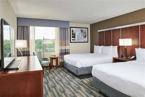 DoubleTree by Hilton Raleigh Crabtree Valley | Raleigh, NC 27612