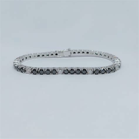 Bracciale Tennis In Oro Bianco Kt Con Diamanti Black Ct E Diamanti