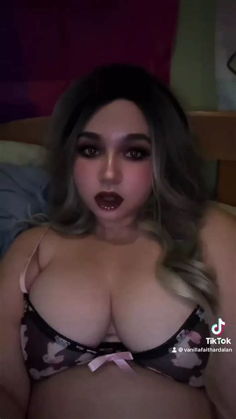 Big Titty Goth Girl Webcam Webcam Porn Feat Vanilla Ardalan XHamster
