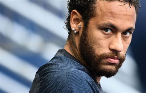 Football Neymar Quitte Le Psg Et Sengage Al Hilal Cest Officiel