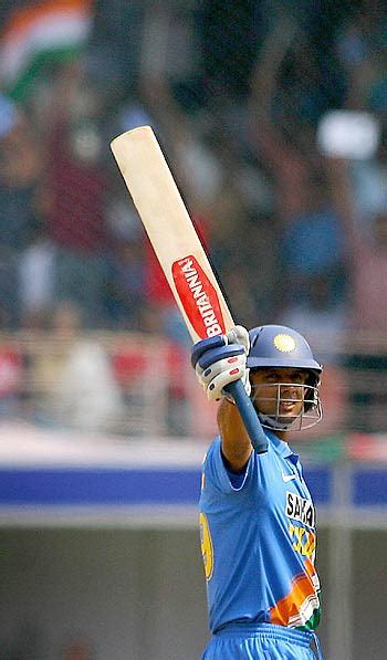 Rahul Dravid Acknowledges His Half Century Espncricinfo