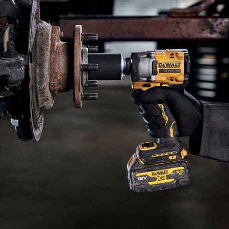 Dewalt V Xr Dcf N Brushless Compact Scaffolding Torque Wrench