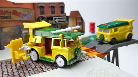 Hot Wheels Mainline Vs Premium The TMNT Party Wagon Teenage Mutant Ninja Turtles