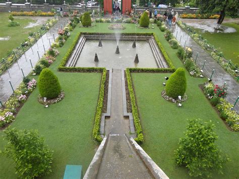 Mughal Gardens, Srinagar: How To Reach, Best Time & Tips