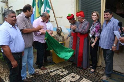 Prefeitura Inaugura Busto Em Homenagem A Padre Rooswelt Em Bonito