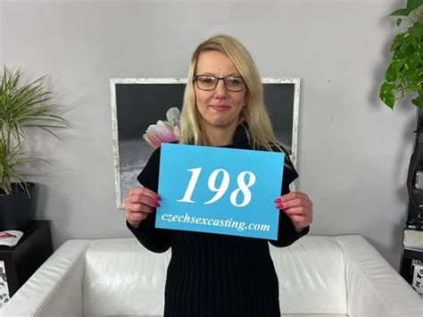 Tschechische Tschechische Vollbusige Milf Spreizt Ihre Beine F R Einen Tollen Job Xhamster