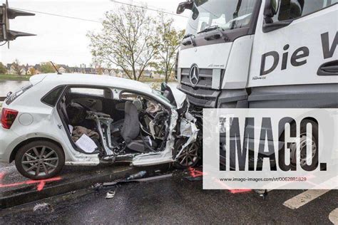 Tödlicher Verkehrsunfall B42 bei Urbar Rheinland Pfalz Bei einem