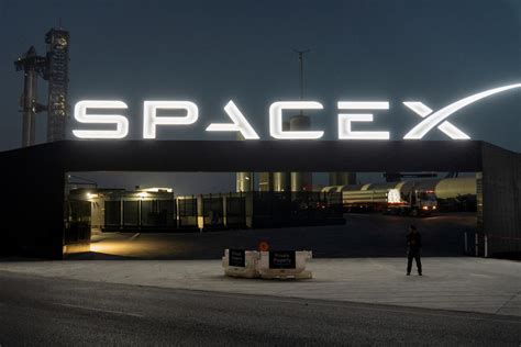 Spacex Is Reportedly Building Hundreds Of Spy Satellites For The Us