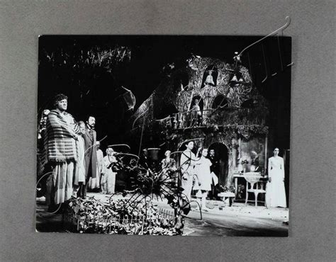 Фотография. Сцена из спектакля "Дворянское гнездо" по роману И.С ...