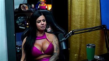 LA FIGA PIÙ GRANDE DELL AMERICA LATINA NEL PODCAST Cosa faresti con questa grande figa davanti