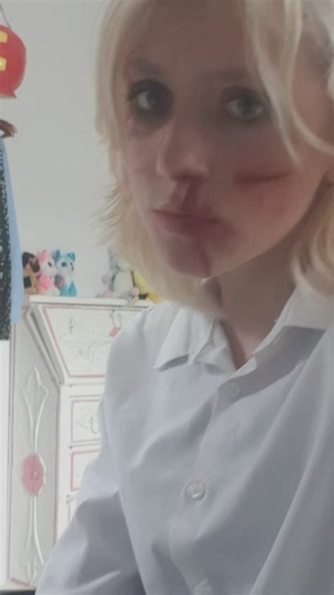 TW BLOOD :My travis cosplay ( as a girl ) : r/sallyface
