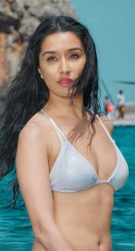 Actress Shraddha Kapoor Hot Sexy Cleavage Breast Photos 04 224792