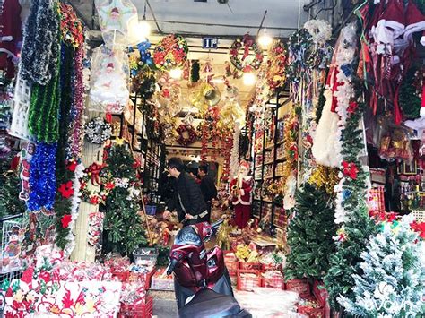 Những món đồ hot trend Giáng sinh Cây thông tươi lên ngôi giá chỉ từ đồng