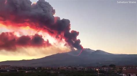 Mount Etna Streams Red Hot Lava And Sends Ash Rising More Than 3 000ft