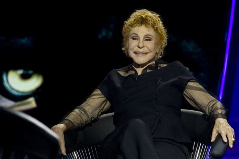 Ornella Vanoni fa una gaffe e rivela chi è il fidanzato di Mahmood