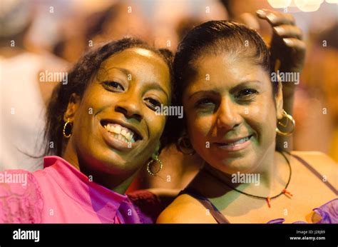 Cuba La Habana El Carnaval En La Habana La Mujer En El Carnaval En