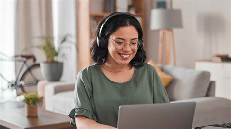 8 Key Signs You Need A Side Gig In 2024
