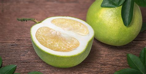 Pomelo Fruit Benefits, Nutrition and How to Eat It - Dr. Axe