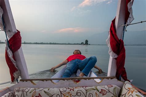 Shikara Ride In Dal Lake Srinagar Cost Timings Best Spot