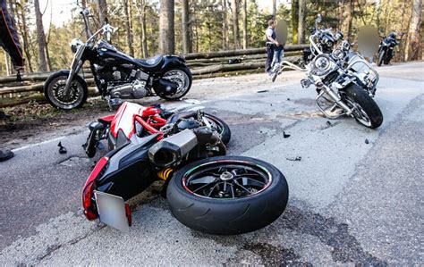 Drei Biker Sto En Zusammen Polizeibericht Rems Murr Kreis