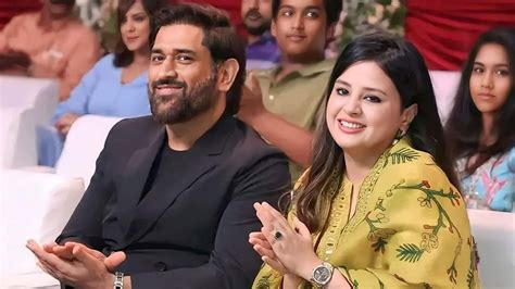 Sakshi Dhoni Marriage Photo