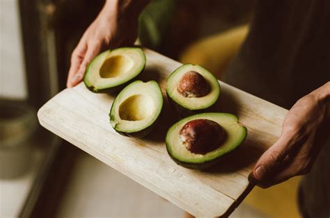 No Lo Tires Prepara Este T De Hueso De Aguacate Y Conoce Sus Beneficios