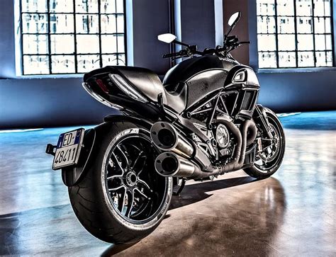 Ducati Diavel Carbon Fiche Moto